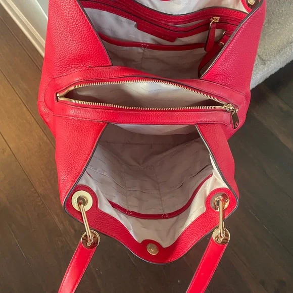 Michael Kors Raven Shoulder Tote Bag Red Pebbled Leather Gold Hardware NWOT - Picture 7 of 11